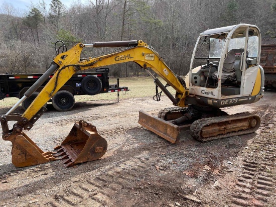 Gehl GE 373 Excavator with Cab and Carriage Slope Tilt