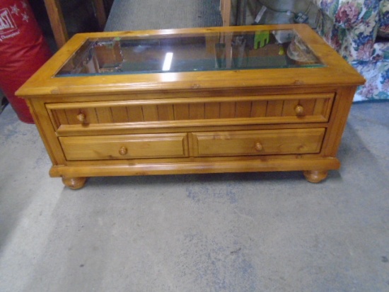 Beautiful Broyhill Solid Wood Coffee Table w/ 2 Pass Thru Drawer & Beveled Glass Top