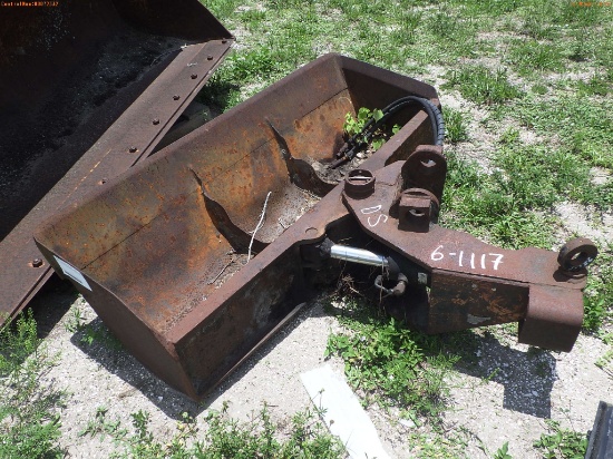 6-01117 (Equip.-Implement misc.)  Seller:Private/Dealer 5 FOOT DITCHING BUCKET W
