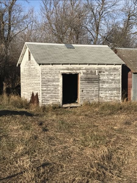 14’x18’ Grainery, decent and straight