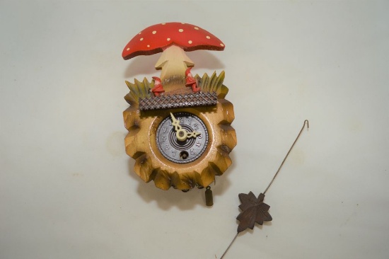 Small Gnomes Motion Clock, 6"