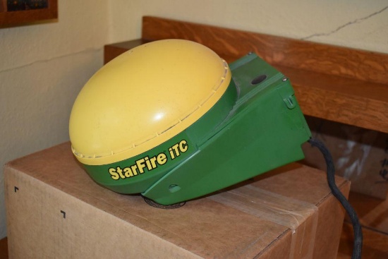 John Deere StarFire iTC Globe, SN: PCGT01C327081, SF1