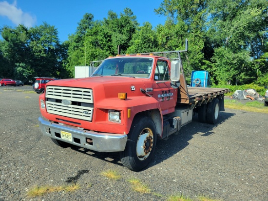 1989 Ford F700 Diesel Flatbed Truck