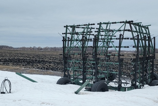 40' SUMMERS AUTO FOLD SUPER TILLER, retractable S tines, located in Fisher area, ph.