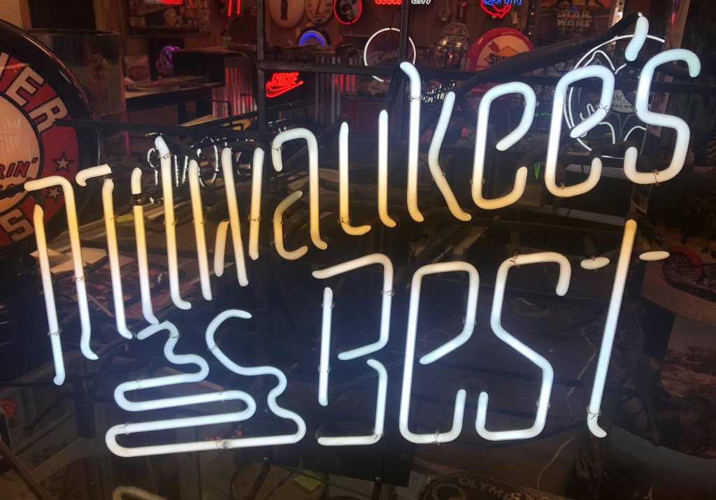 Milwaukee's Best Beer Neon    24