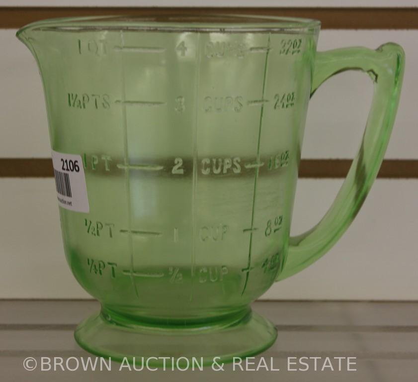 Green depression (4 cups) measuring cup
