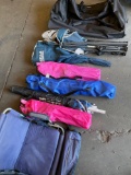 Assorted chairs, umbrella & Dejuno bag. 7 pieces