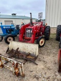 9-1: INTERNATIONAL 454 WIDE FRONT G. TRACTOR W/2847 HRS WITH INTERNATIONAL