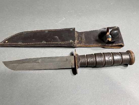 Vintage US Military Camillus Knife in Sheath