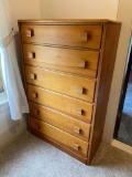 6-Drawer Pine Dresser w/ misc. contents