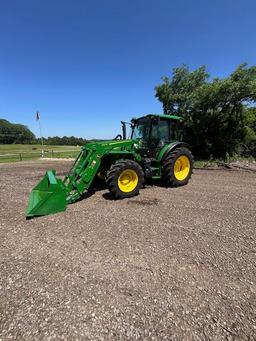 2022 John Deere 5125M Tractor w/540M Front End Loader attachment