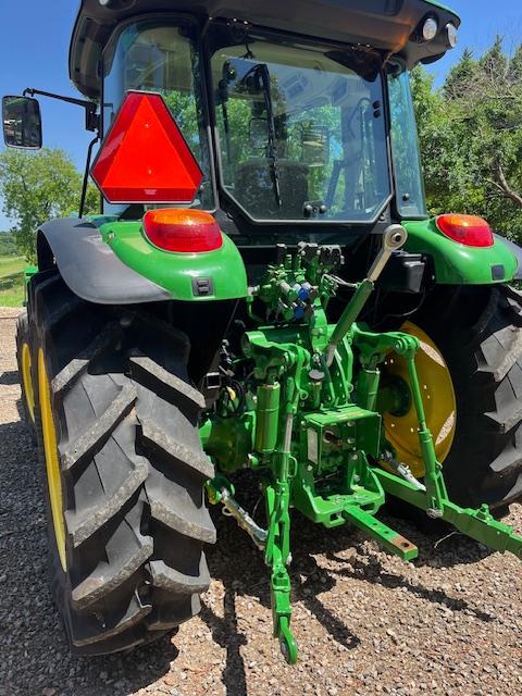 2022 John Deere 5125M Tractor w/540M Front End Loader attachment