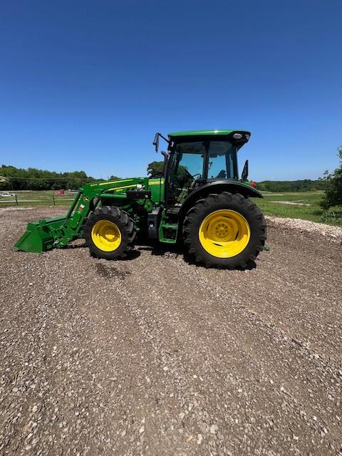 2022 John Deere 5125M Tractor w/540M Front End Loader attachment
