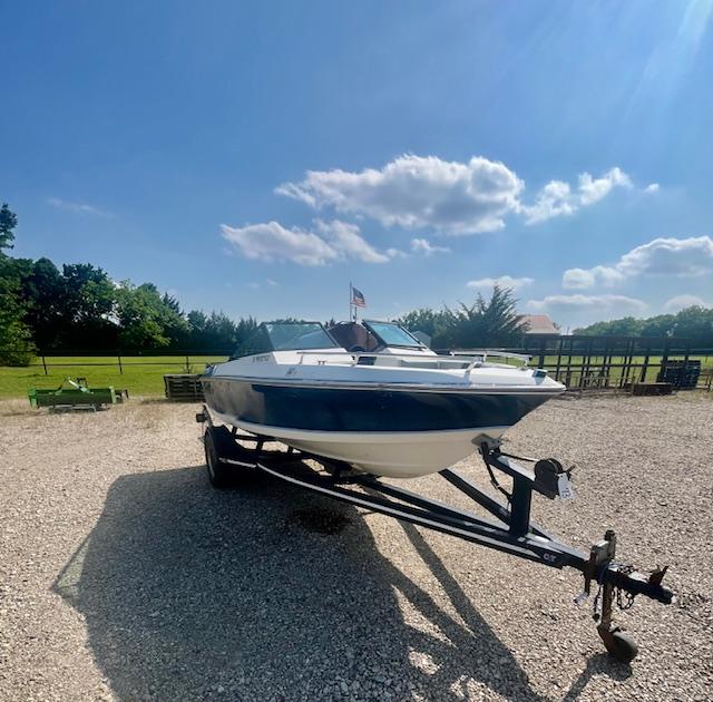 1986 Thundercraft Boat w/Mercury inboard motor