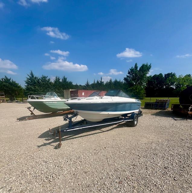 1986 Thundercraft Boat w/Mercury inboard motor
