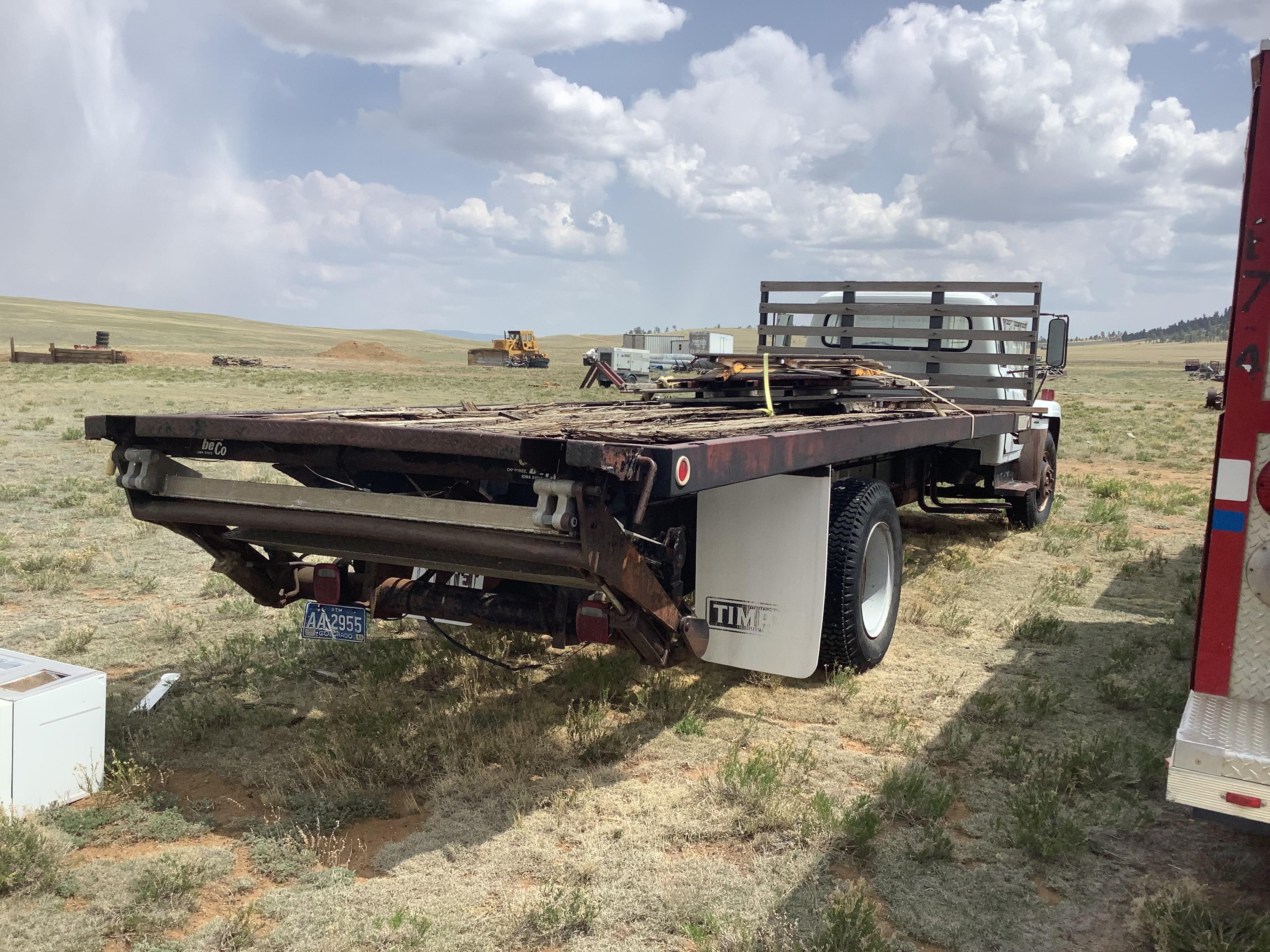 International Dual Flatbed