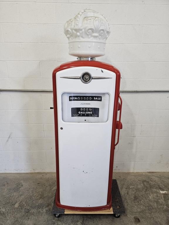 Bennett White Crown Gas Pump 6'