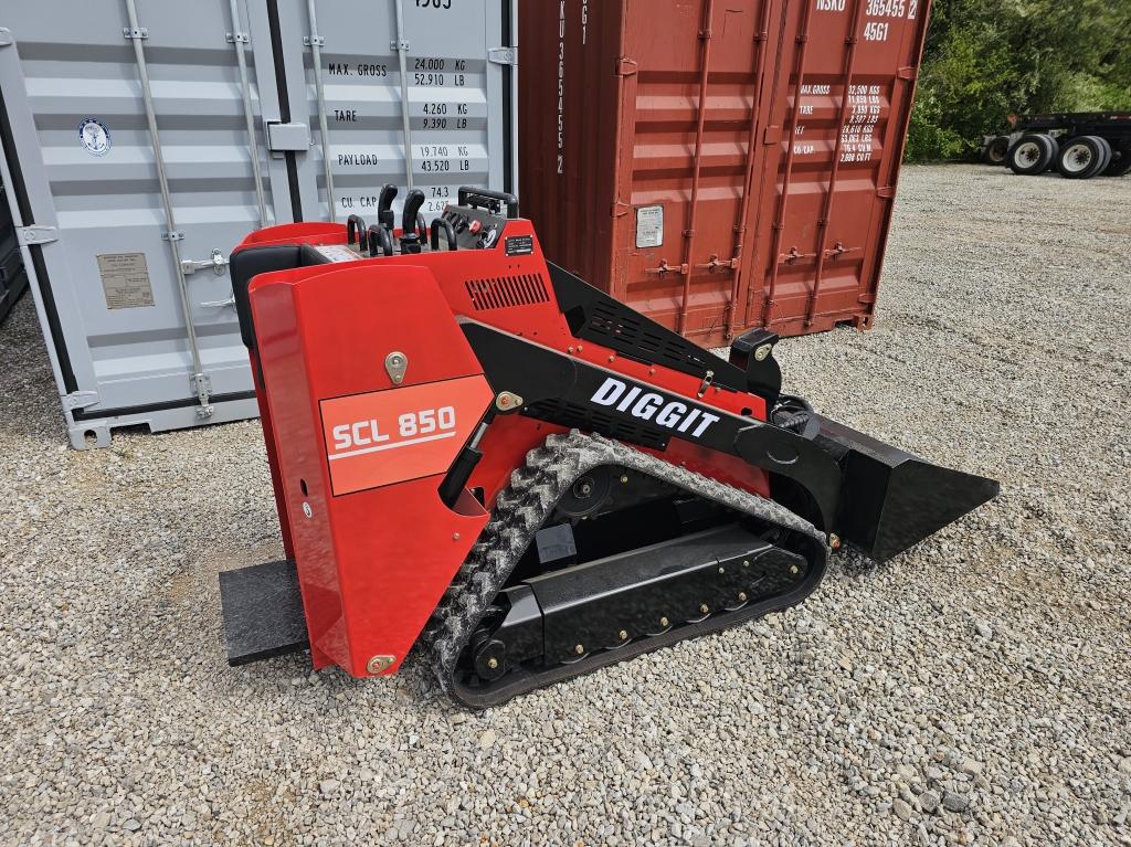 New/Unused Mini Compact SCL850 Track Loader