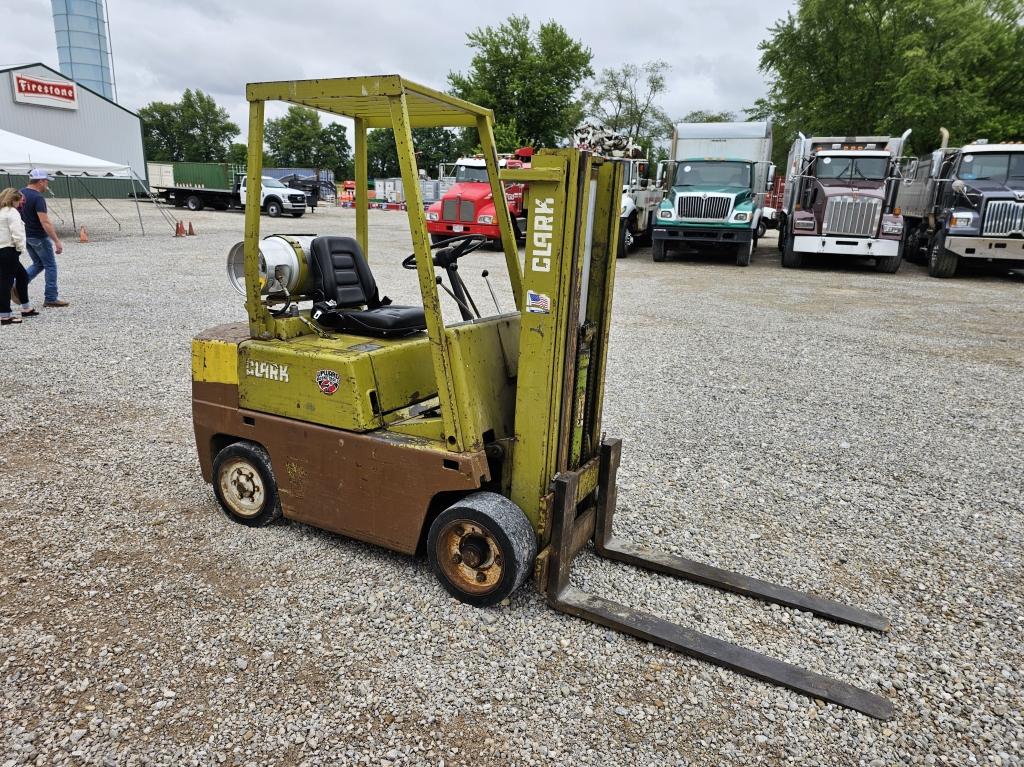 Clarke C500-50 5000lb Forklift