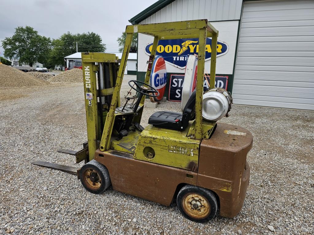 Clarke C500-50 5000lb Forklift