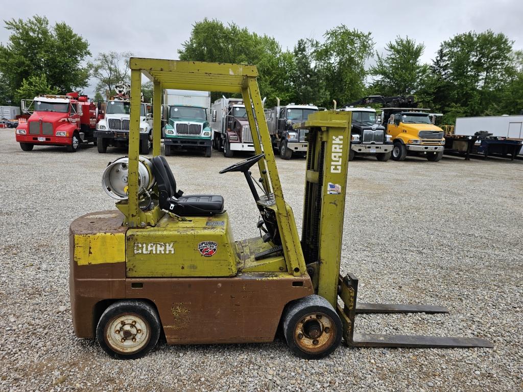 Clarke C500-50 5000lb Forklift