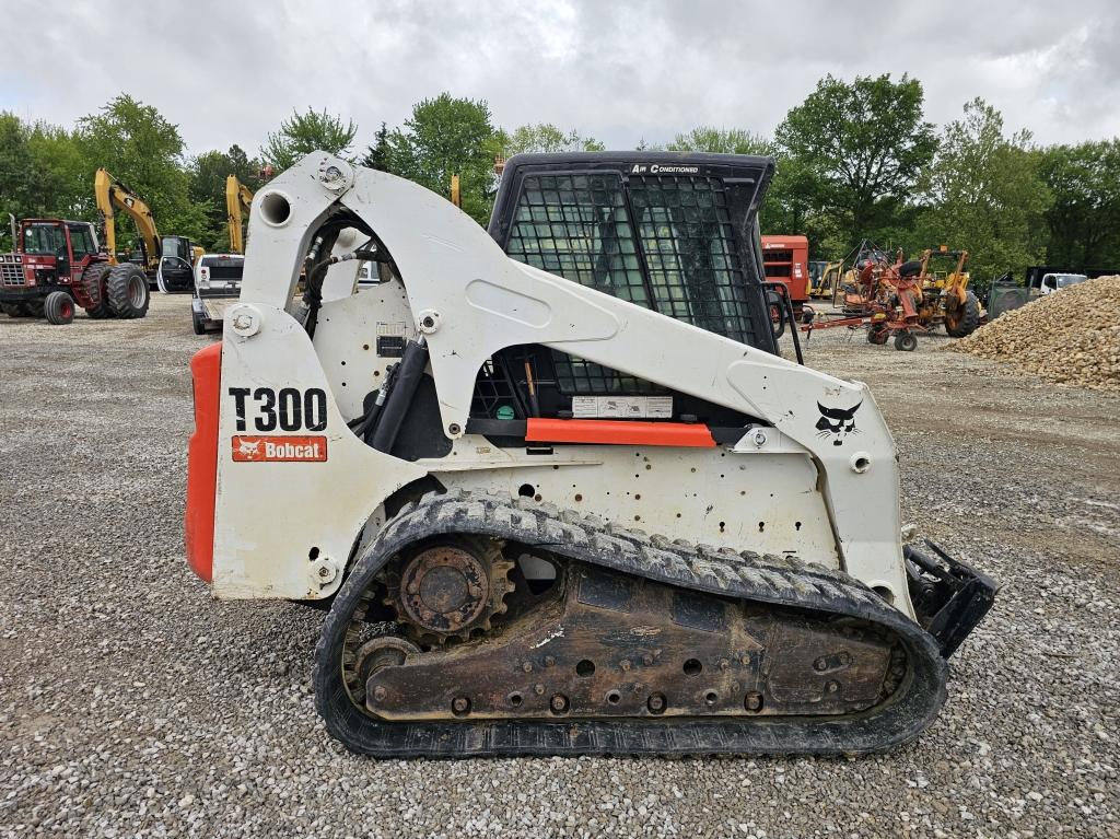 Bobcat T-300 Skid Steer Track Loader