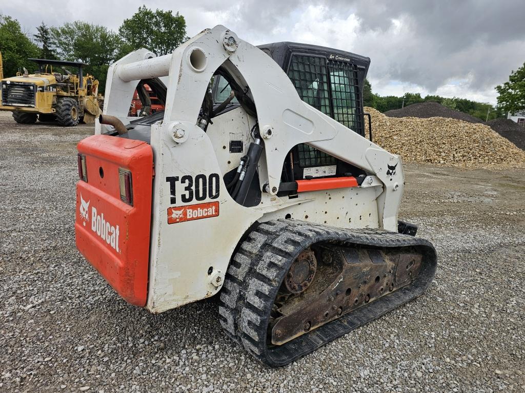 Bobcat T-300 Skid Steer Track Loader