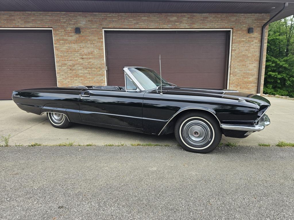 1966 Ford Thunderbird