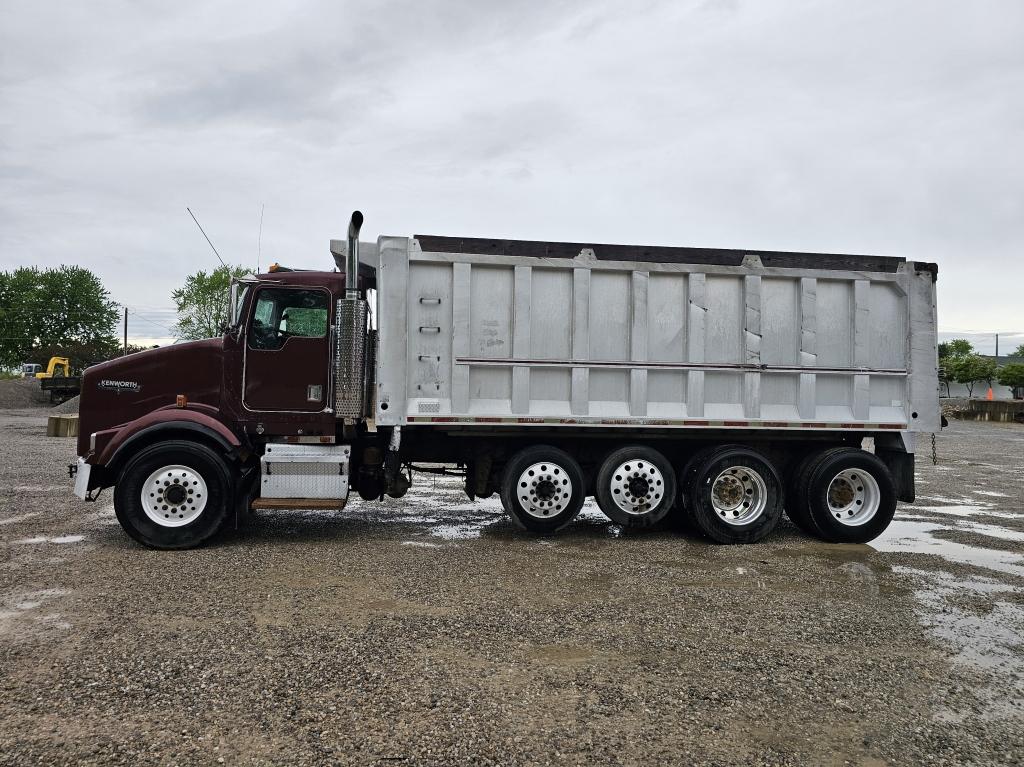 2000 Kenworth T800 Quad Axle Dump Truck