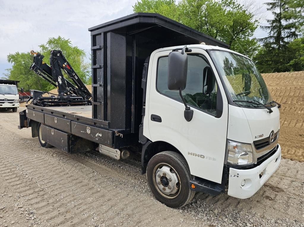 2018 Hino 195 Flatbed Crane Truck