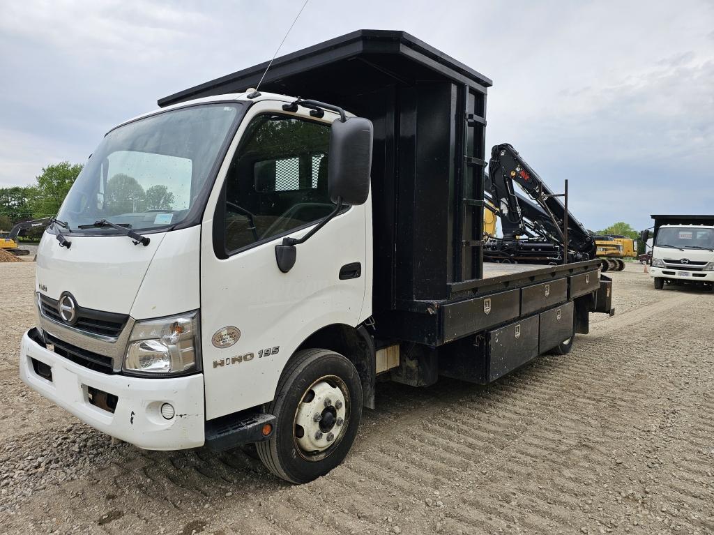 2018 Hino 195 Flatbed Crane Truck