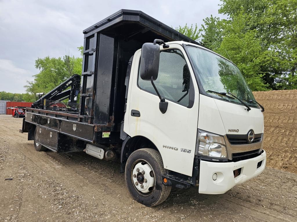 2017 Hino 195 Flatbed Crane Truck