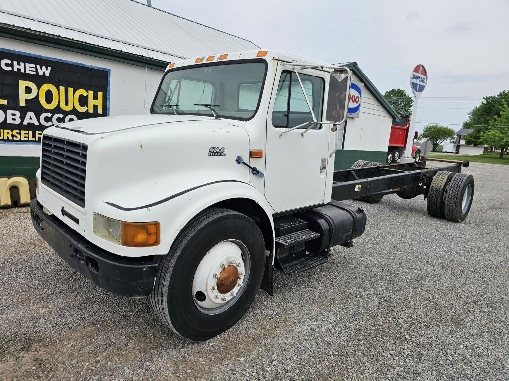 1999 IH 4700 DT466 Cab & Chassis