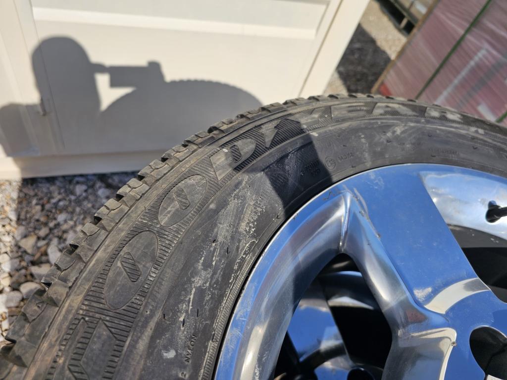 (4) Good Year Tires w/ GMC Yukon Rims LT265/60R20