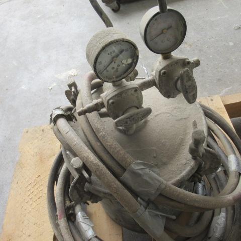 2 gal. pressure pot