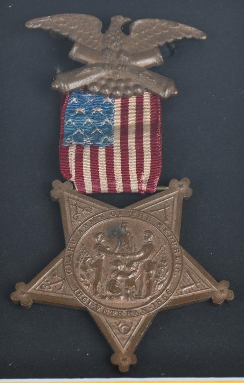 CIVIL WAR NAMED MEDAL GROUPING WITH CAVALRY STRAPS