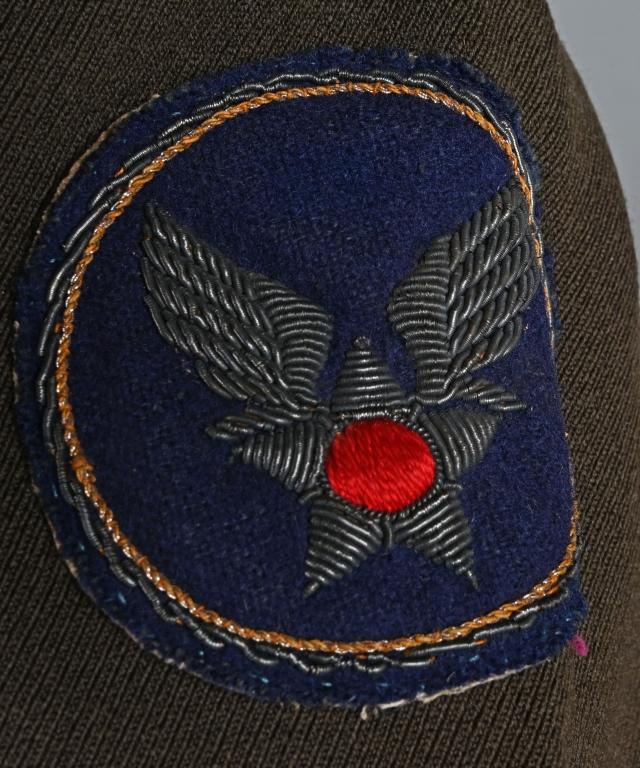WWII NAMED PILOT GROUPING w/ PARACHUTE AND GEAR