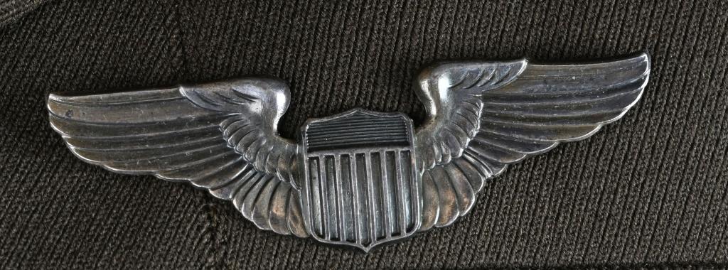 WWII NAMED PILOT GROUPING w/ PARACHUTE AND GEAR