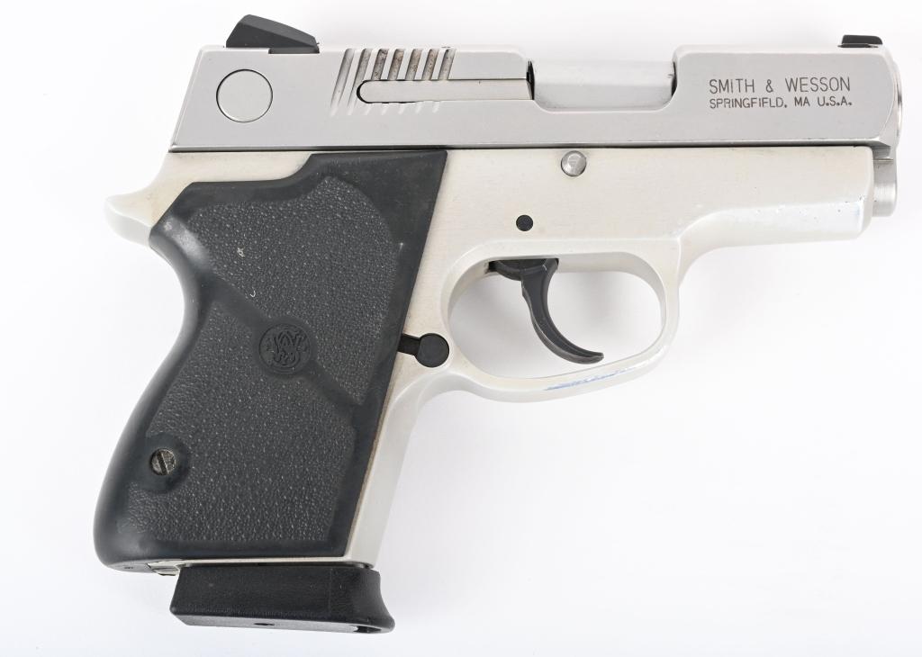 S&W CHIEFS SPECIAL MODEL CS40 SEMI AUTO PISTOL
