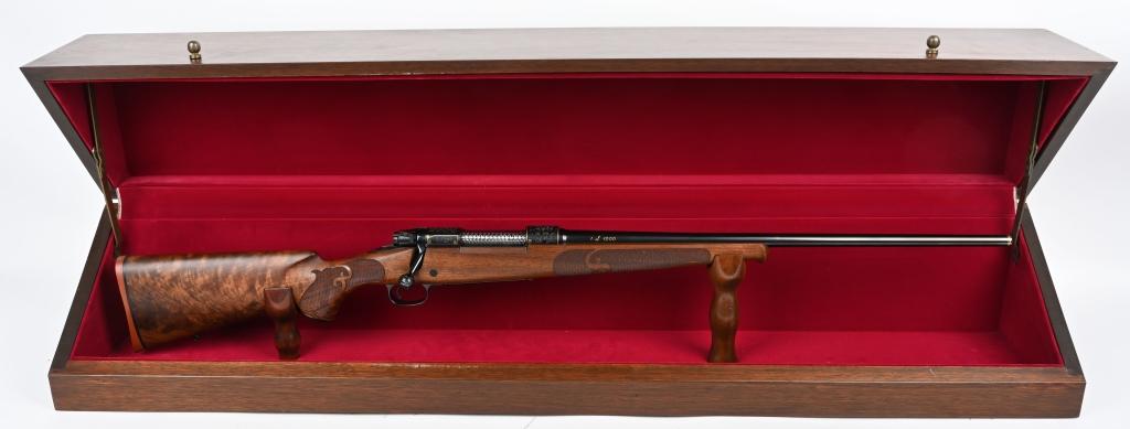 WINCHESTER MODEL 70 FEATHER WEIGHT 1 / 1000 RIFLE