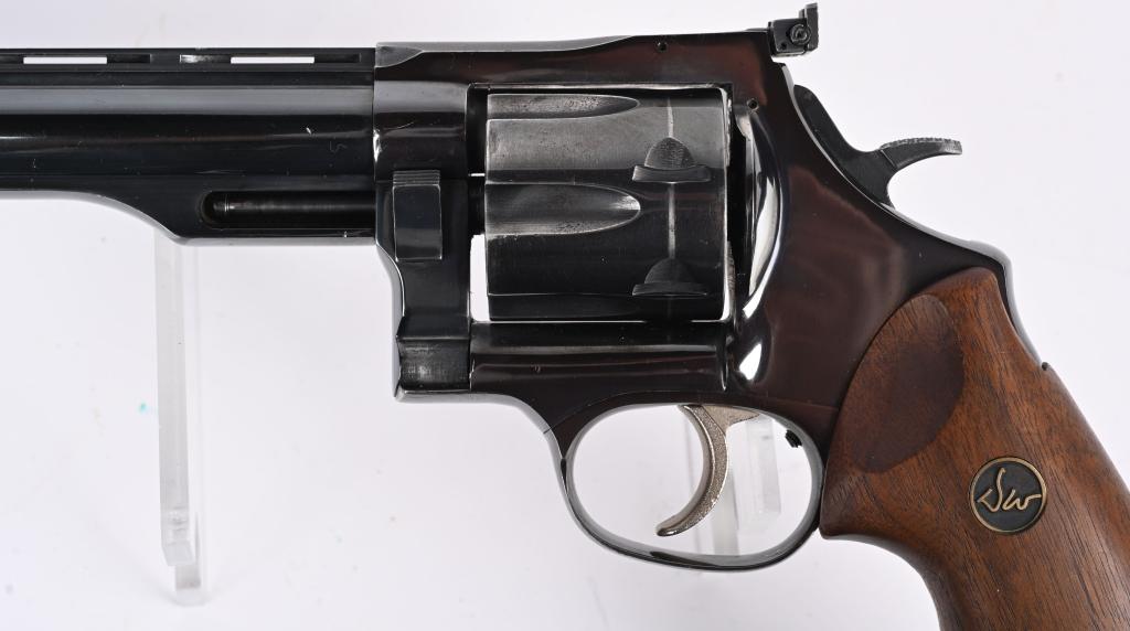 DAN WESSON 44 MAGNUM REVOLVER W/ 8" BBL.