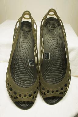 Crocs Sandals sz 9 -AC