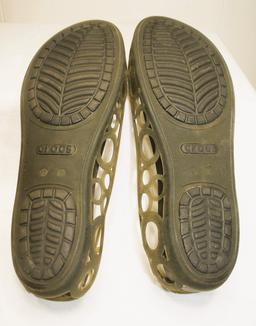 Crocs Sandals sz 9 -AC