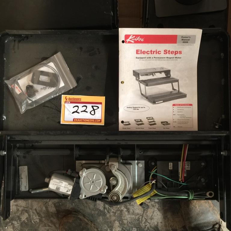 KWIKEE RV ELECTRIC STEPS
