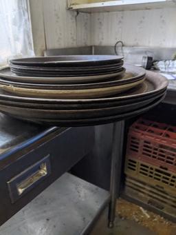 (4)LARGE,(4) MED,(6)SMALL SERVER TRAYS