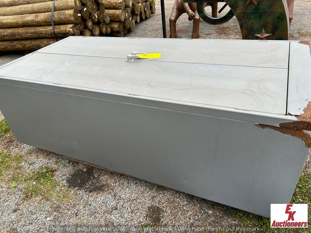 METAL CABINET WITH MISC