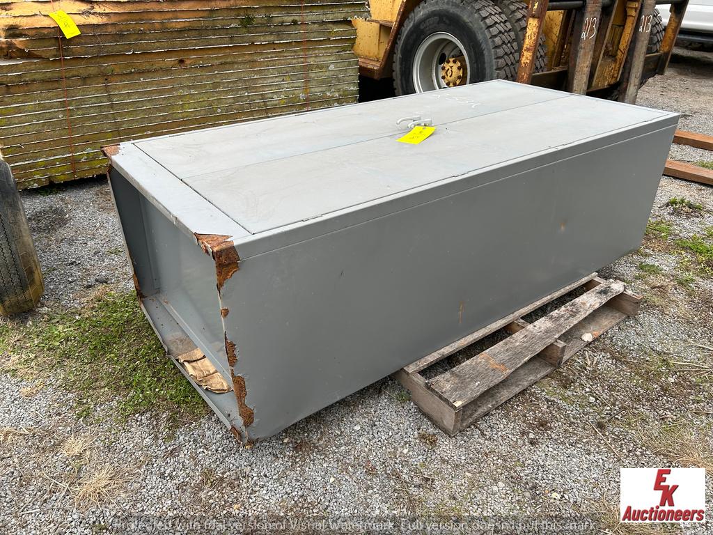METAL CABINET WITH MISC