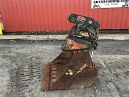 2016 HELAC PT08 WRIST-O-TWIST W/ 36" BUCKET
