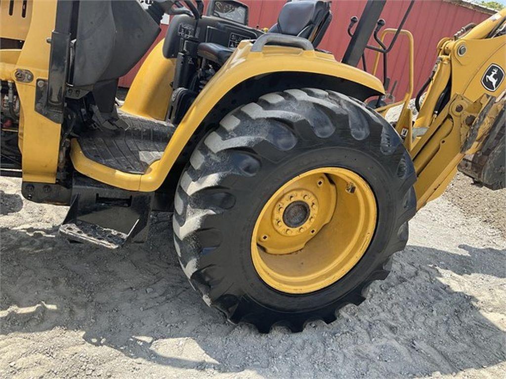 2004 DEERE 110 LOADER BACKHOE