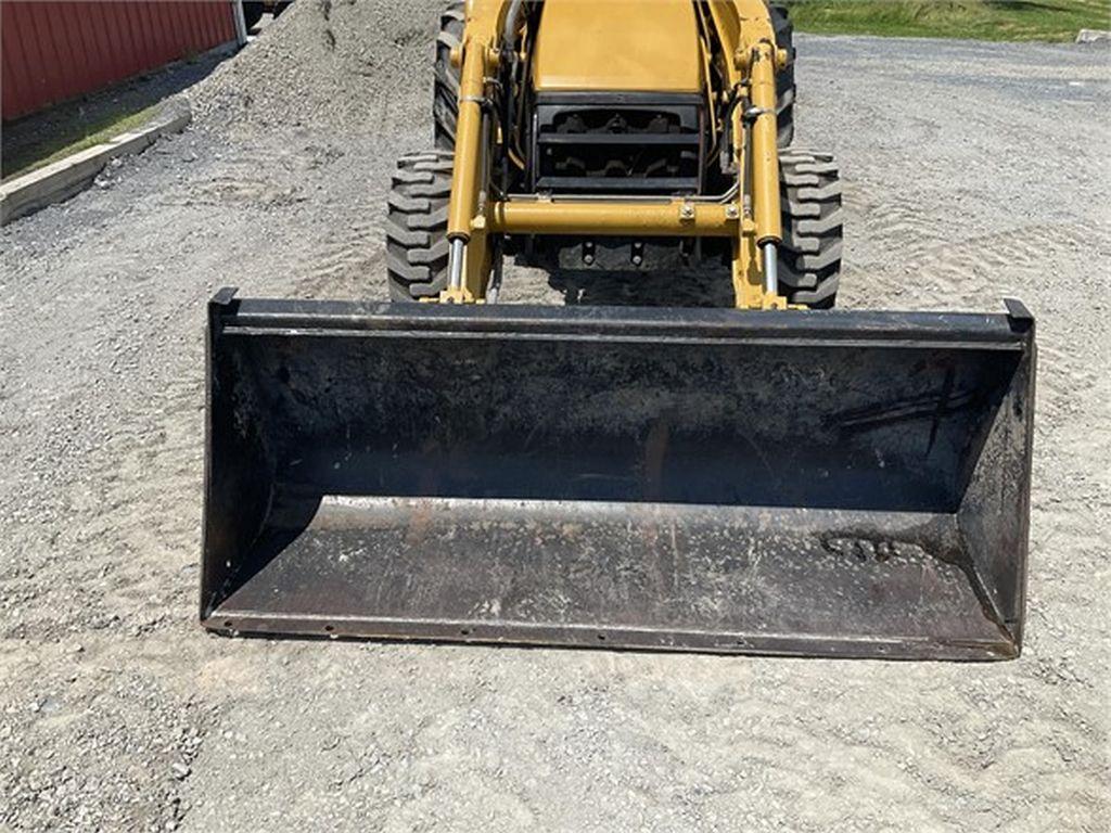 2004 DEERE 110 LOADER BACKHOE